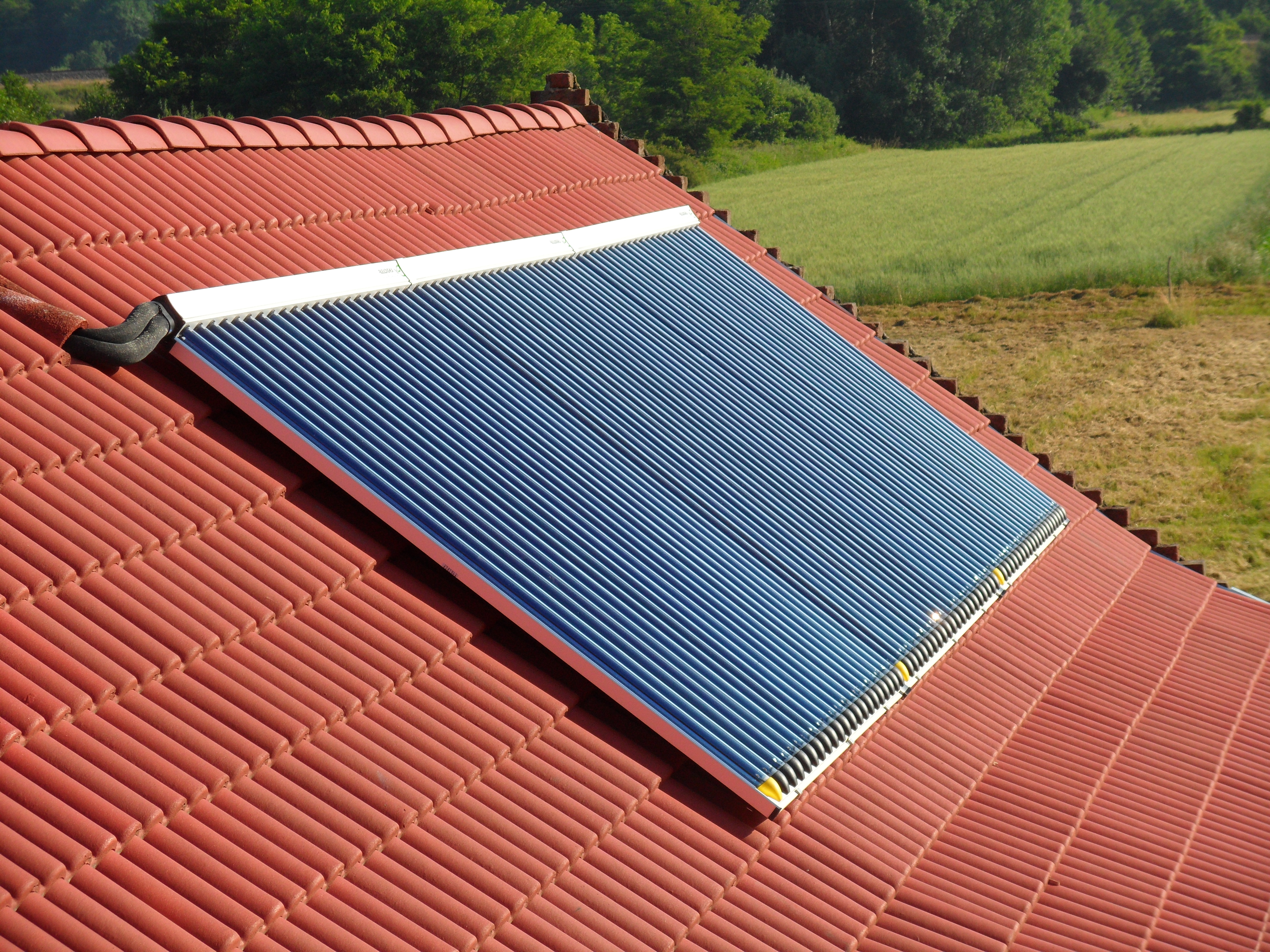 Panzió és étterem melegvízellátása vizes napkollektoros rendszerrel